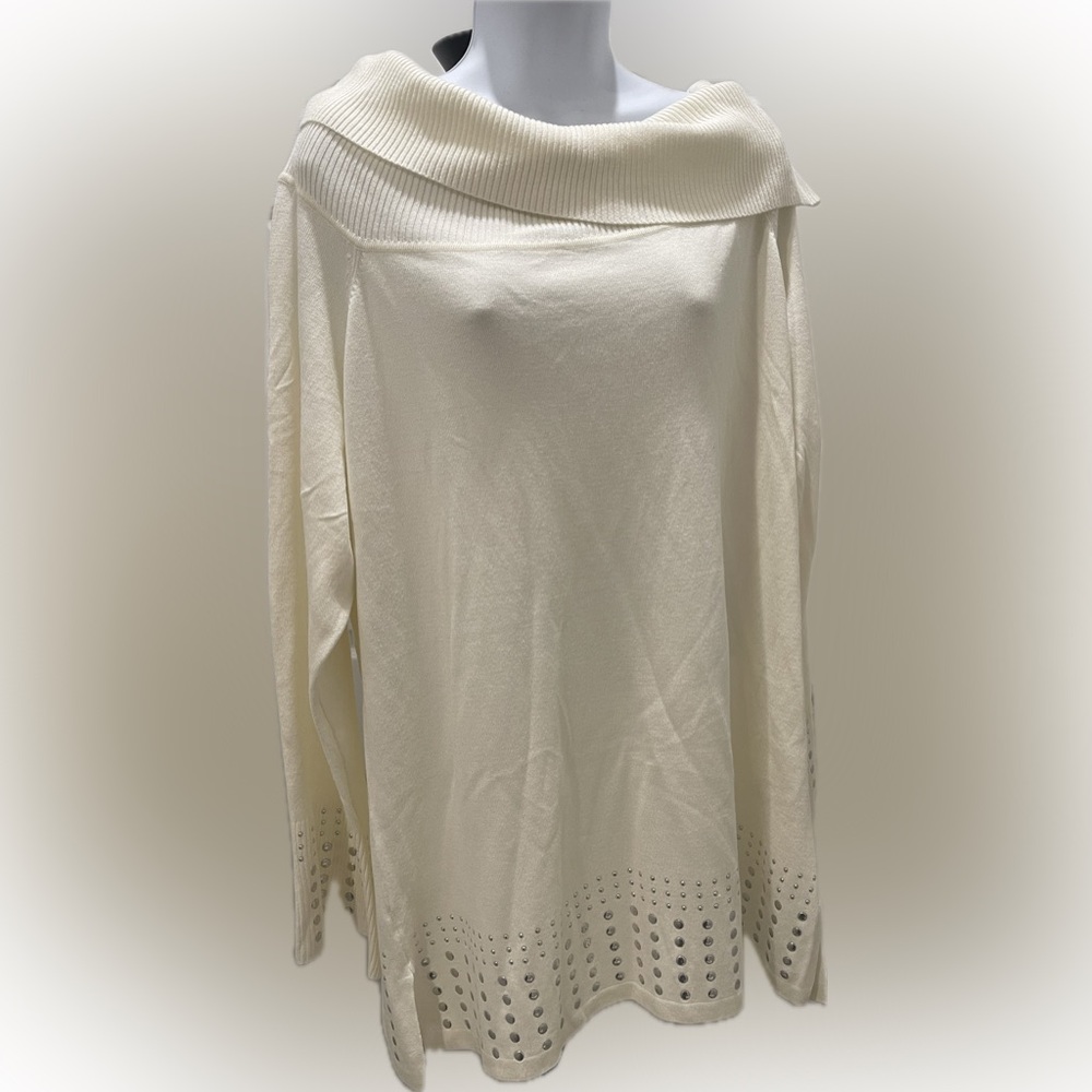 NWT Cream Drop Shoulder Turtleneck XL